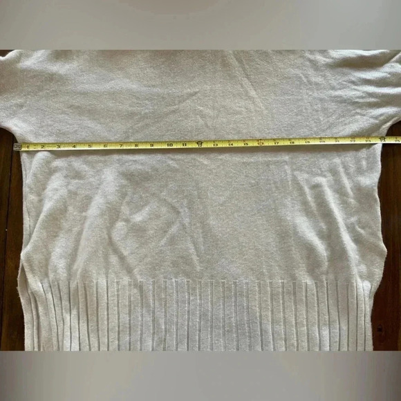 RAYA cream turtleneck sweater with split sides - Picture 3 of 9